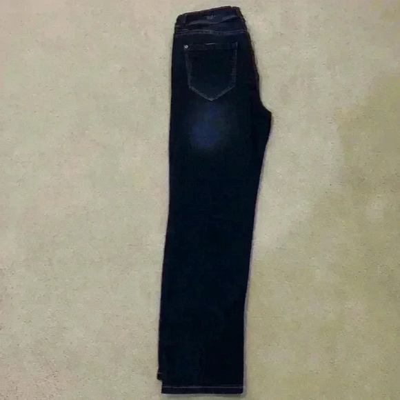 Kensie Jeans Distressed Straight Jeans. - Picture 5 of 7